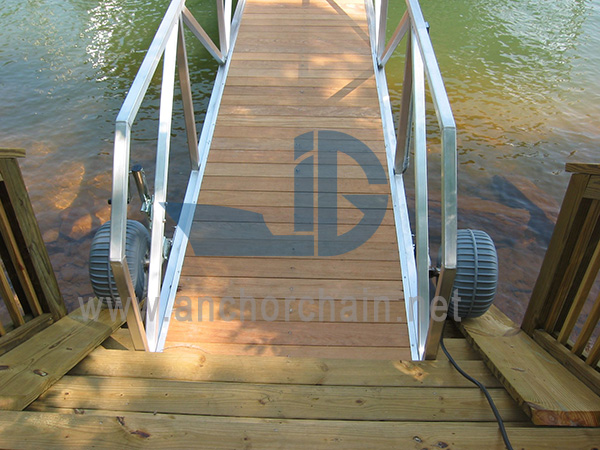 Gangway Dok Aluminium dengan Tangga Kayu