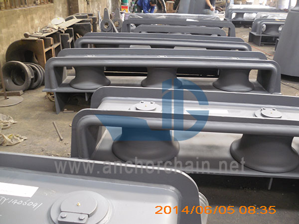 Fairlead Tiga Rol Tipe Tertutup