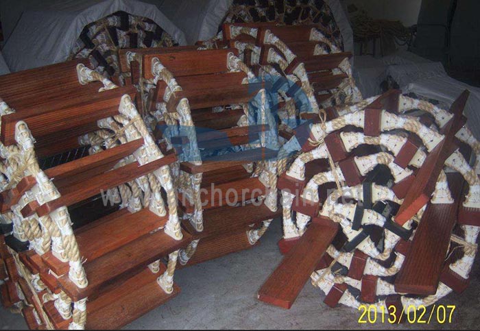 Tangga Percontohan Kayu Laut