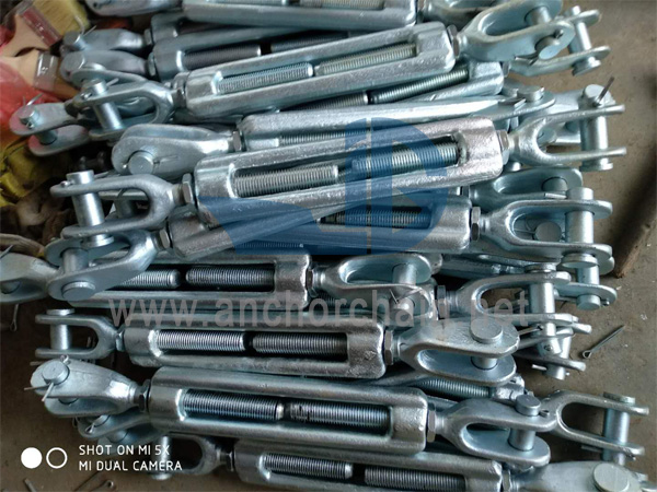 Turnbuckle tubuh terbuka untuk Kapal
